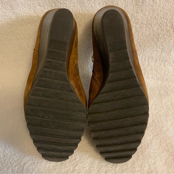 Women’s 5 1/2 M MICHAEL KORS Brown Suede Leather High Wedge Heel Bootie Shoes - Picture 14 of 14